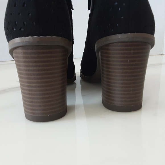 DR. SCHOLL'S Peyton Perforated Stack Heel Peep-Toe Ankle Boots Sz.8.5 - Picture 8 of 9